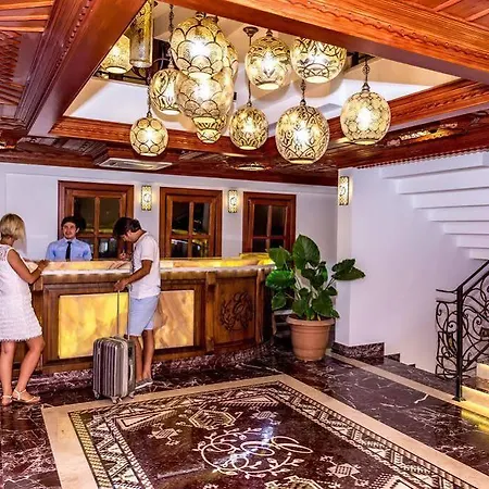 Elif Hanim & Hotel Akyaka (Mugla)