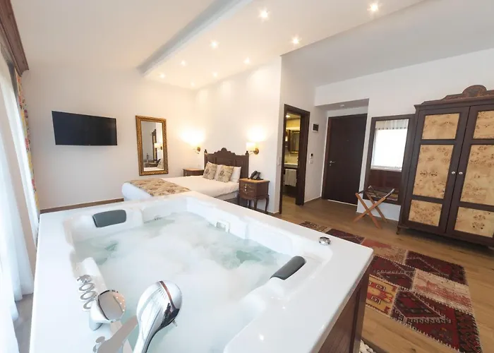 Elif Hanim & 3* Akyaka